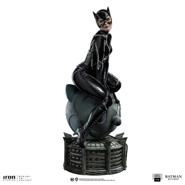Catwoman Batman Returns Legacy replica 1/4
