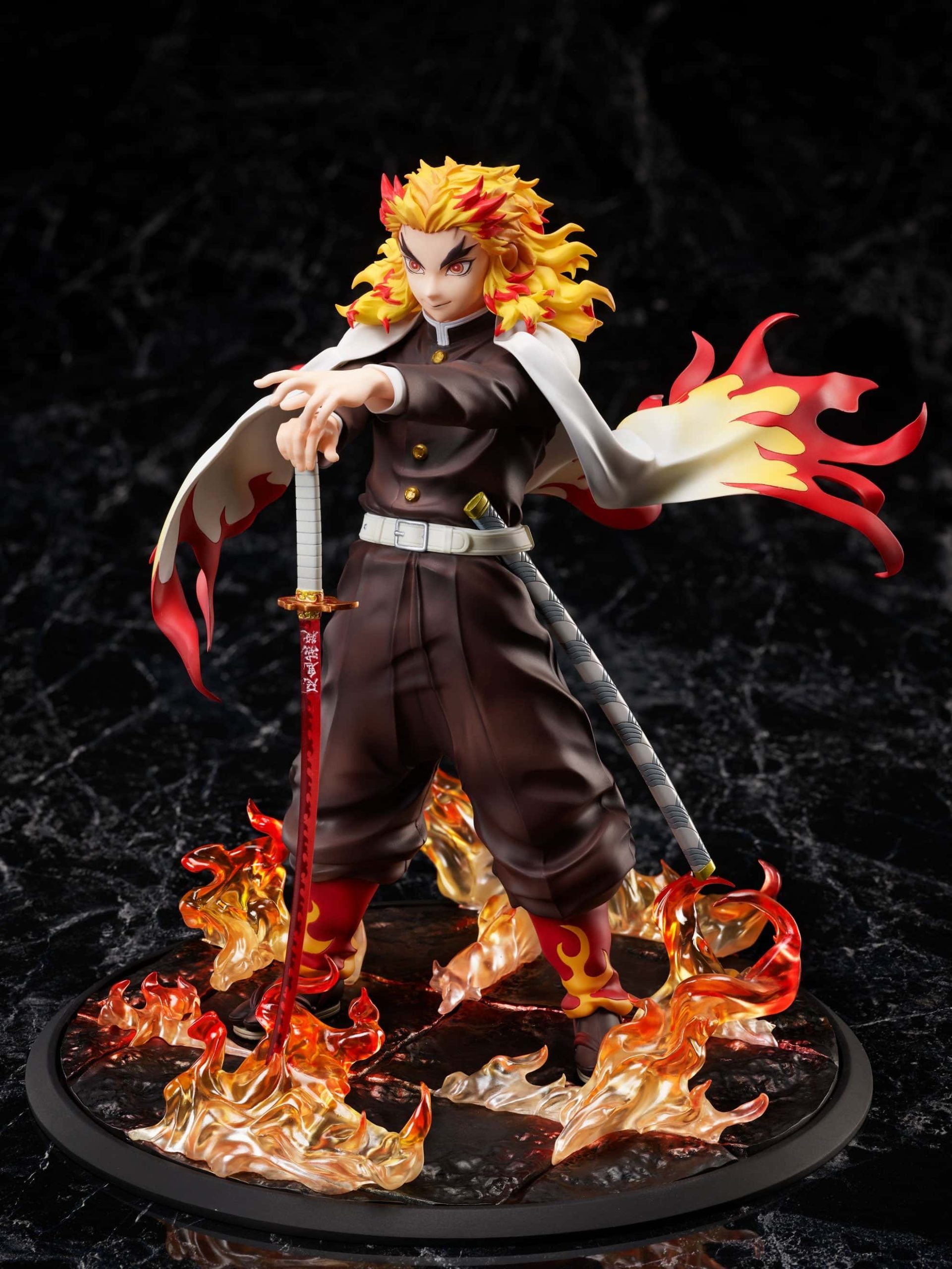 ANIPLEX – Demon Slayer- Kimetsu no Yaiba The Movie- Mugen Train – Kyojuro Rengoku 1_8 (1)