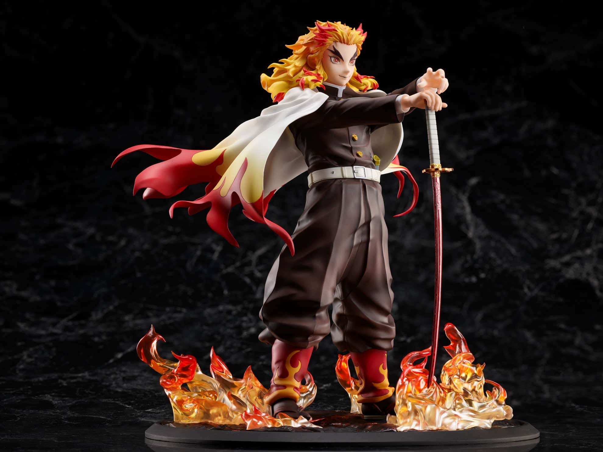 ANIPLEX – Demon Slayer- Kimetsu no Yaiba The Movie- Mugen Train – Kyojuro Rengoku 1_8 (1)