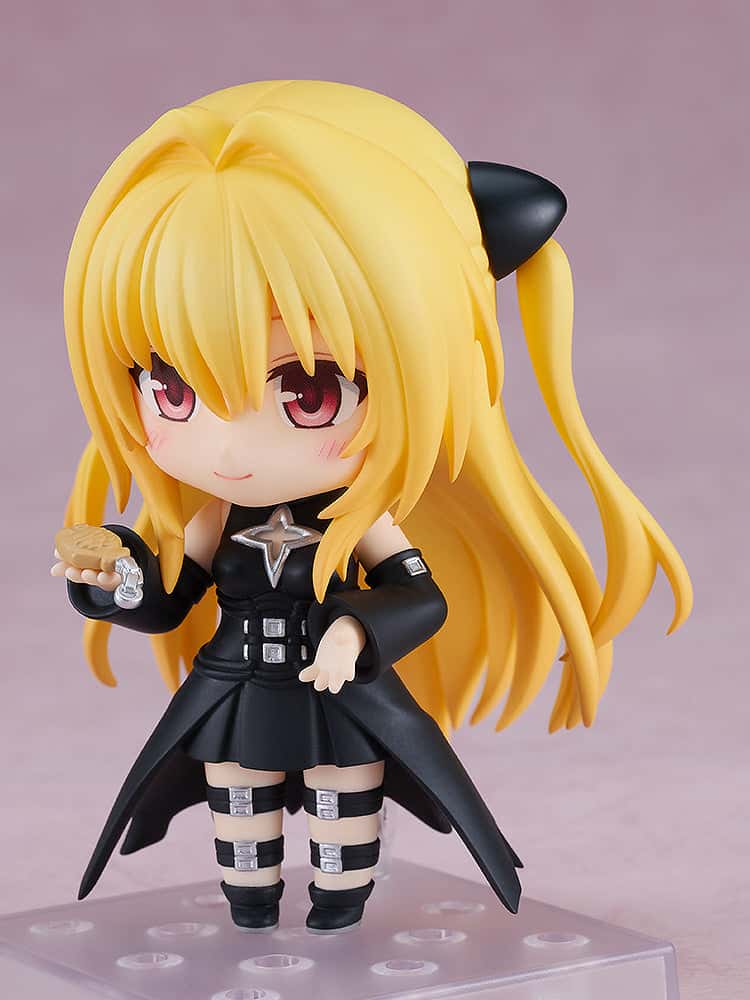 Nendoroid 2453 – To Love-Ru Darkness – Golden Darkness 2-0 (1)
