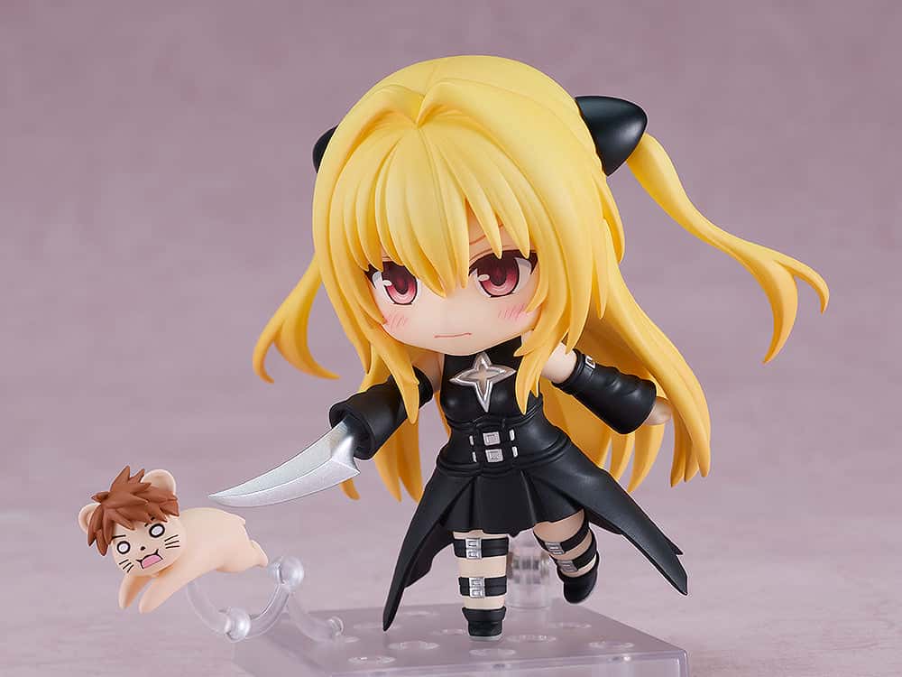 Nendoroid 2453 – To Love-Ru Darkness – Golden Darkness 2-0 (1)